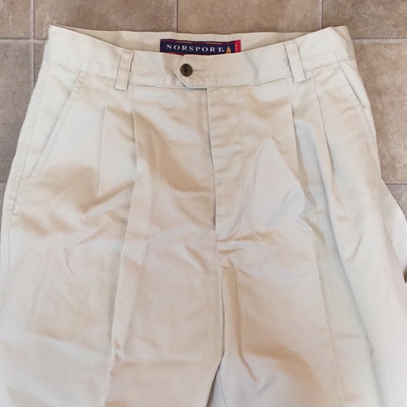 Men’s khaki pants, like new, 31 waist, 32 length. - Picture 2 of 4